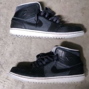 Jordan 1 mid Anti Gravity Machines. Mens 10.5